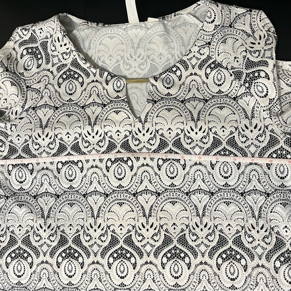 Black and White Patterned Dress Size Large - Picture 6 of 10